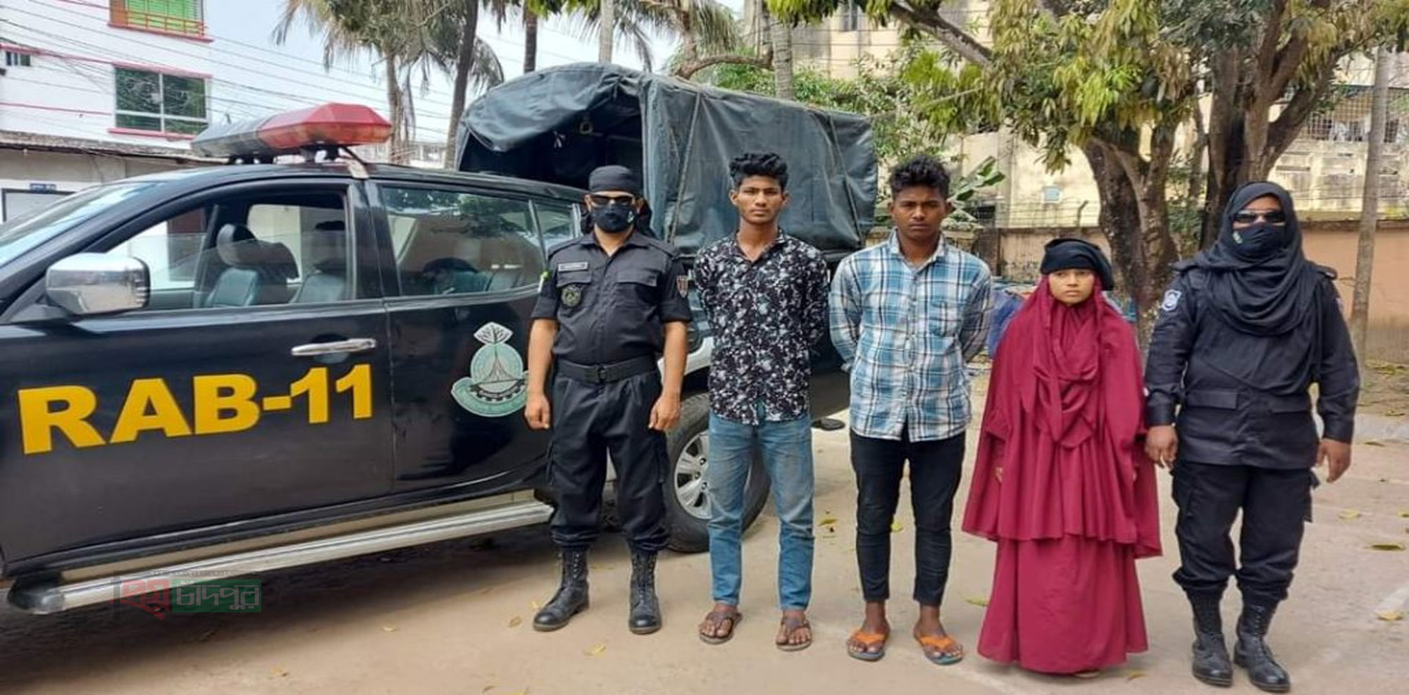 শাহরাস্তিতে ৪০ কেজি গাঁজাসহ আটক-৩