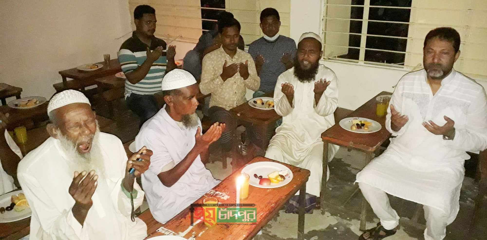 ছেঙ্গারচর পৌরসভার মেয়র প্রার্থী মাহবুবুর রহমান সেলিমের উদ্যোগে ইফতার মাহফিল