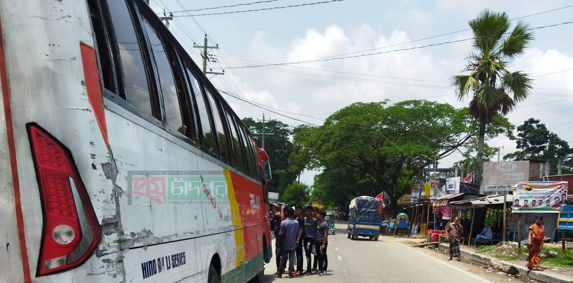 বাকিলায় বোগদাদের নিচে পড়ে শিশুর মৃত্যু, সড়কেই মায়ের আহাজারি