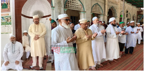 চাঁদপুরে মাজার জিয়ারত সহ বিভিন্ন অনুষ্ঠানে রেদওয়ান খান বোরহানের অংশগ্রহণ