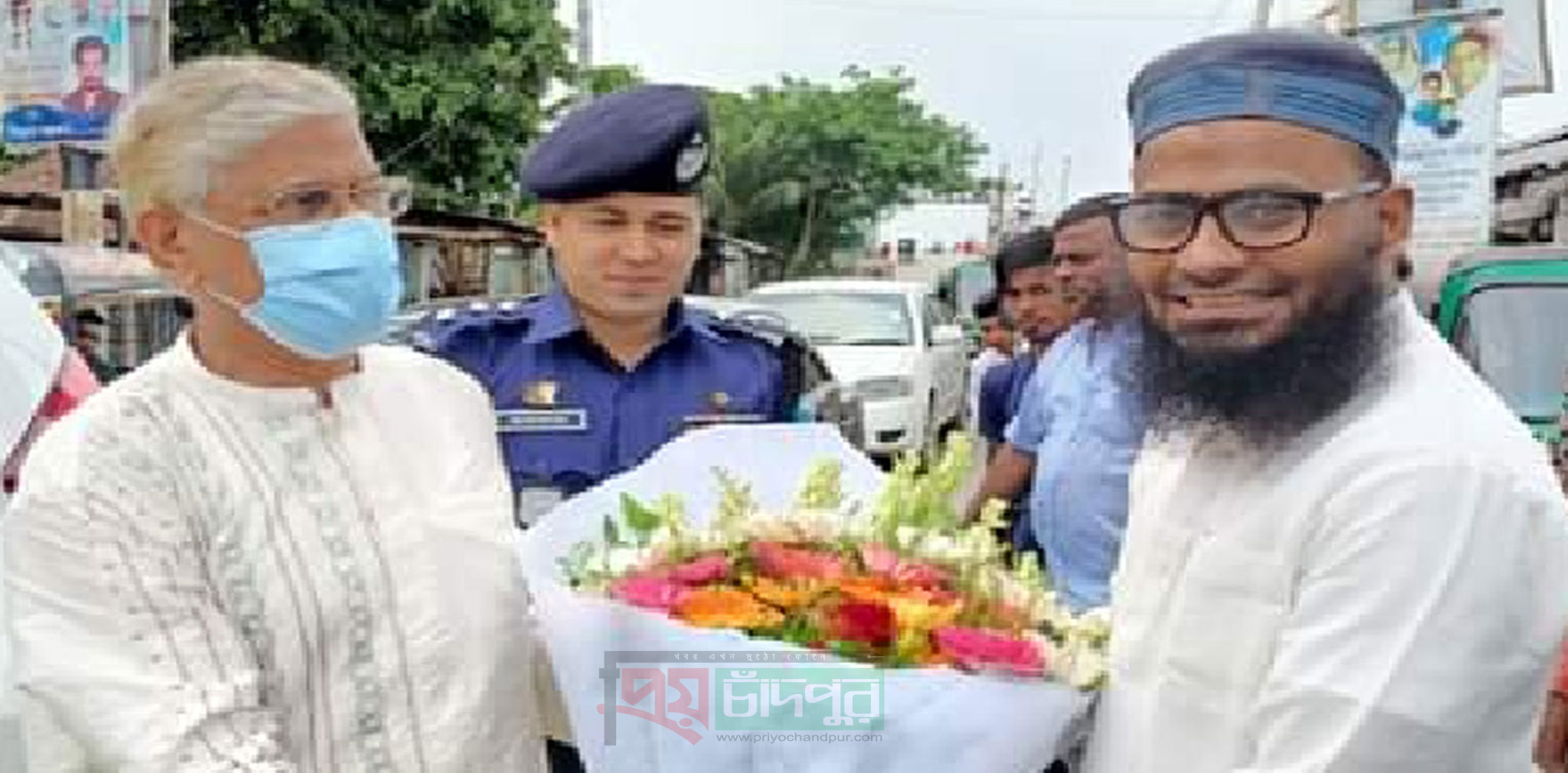 পরিকল্পনা প্রতিমন্ত্রীকে মতলব উত্তর ইউএনও আশরাফুলের ফুলেল শুভেচ্ছা