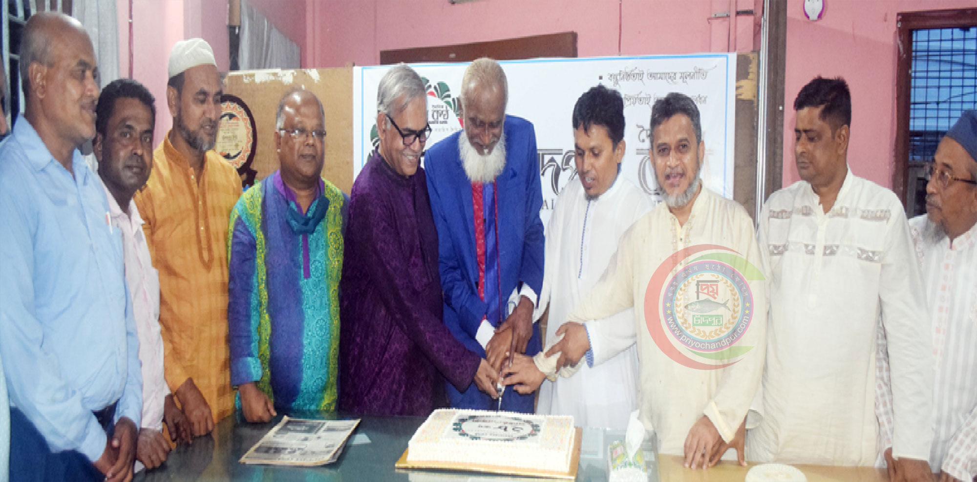 মিলাদ দোয়া ও কেক কাটার মধ্য দিয়ে চাঁদপুর কণ্ঠের ২৮তম প্রতিষ্ঠাবার্ষিকী উদ্যাপন
