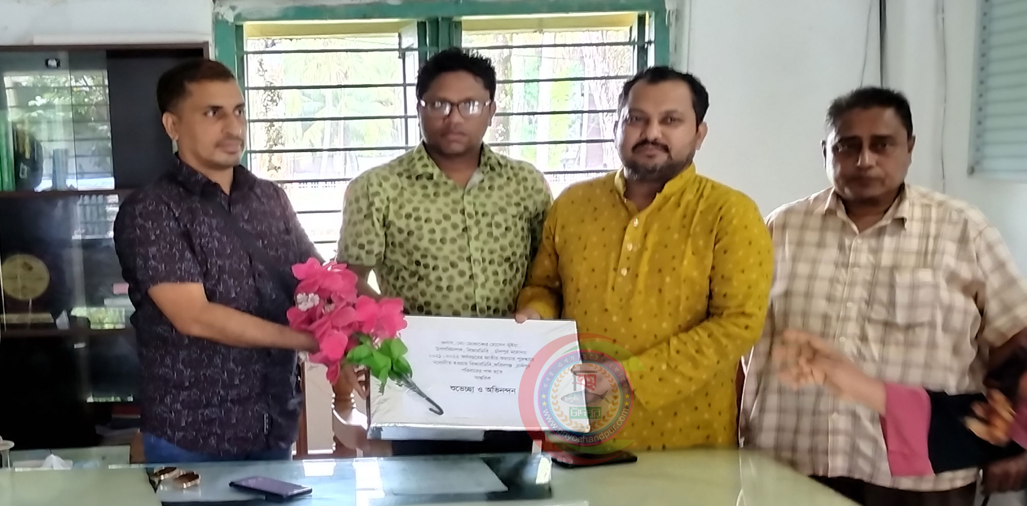 জাতীয় শুদ্ধাচার পুরষ্কার পাওয়ায় চাঁদপুর বিআরডিবি উপ পরিচালককে সম্মাননা প্রদান