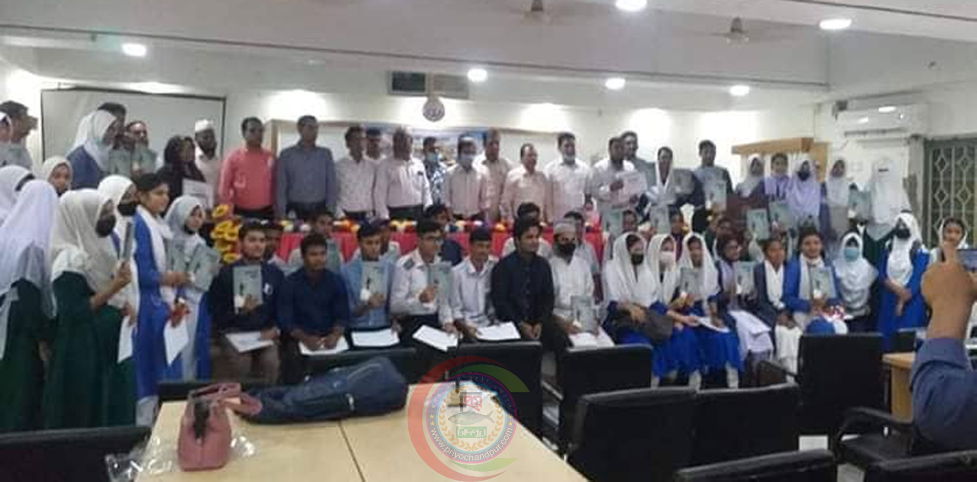 শাহরাস্তিতে জাতীয় শিক্ষা সপ্তাহের শ্রেষ্ঠত্বের পুরস্কার পেলেন যারা