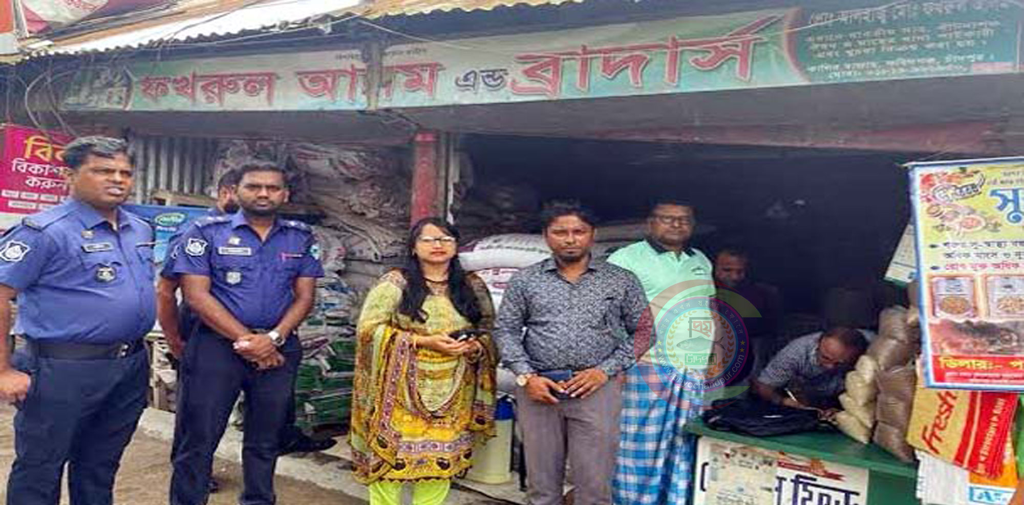 ফরিদগঞ্জে ৩ সার ডিলারকে ১ লক্ষ ৫০ হাজার টাকা জরিমানা