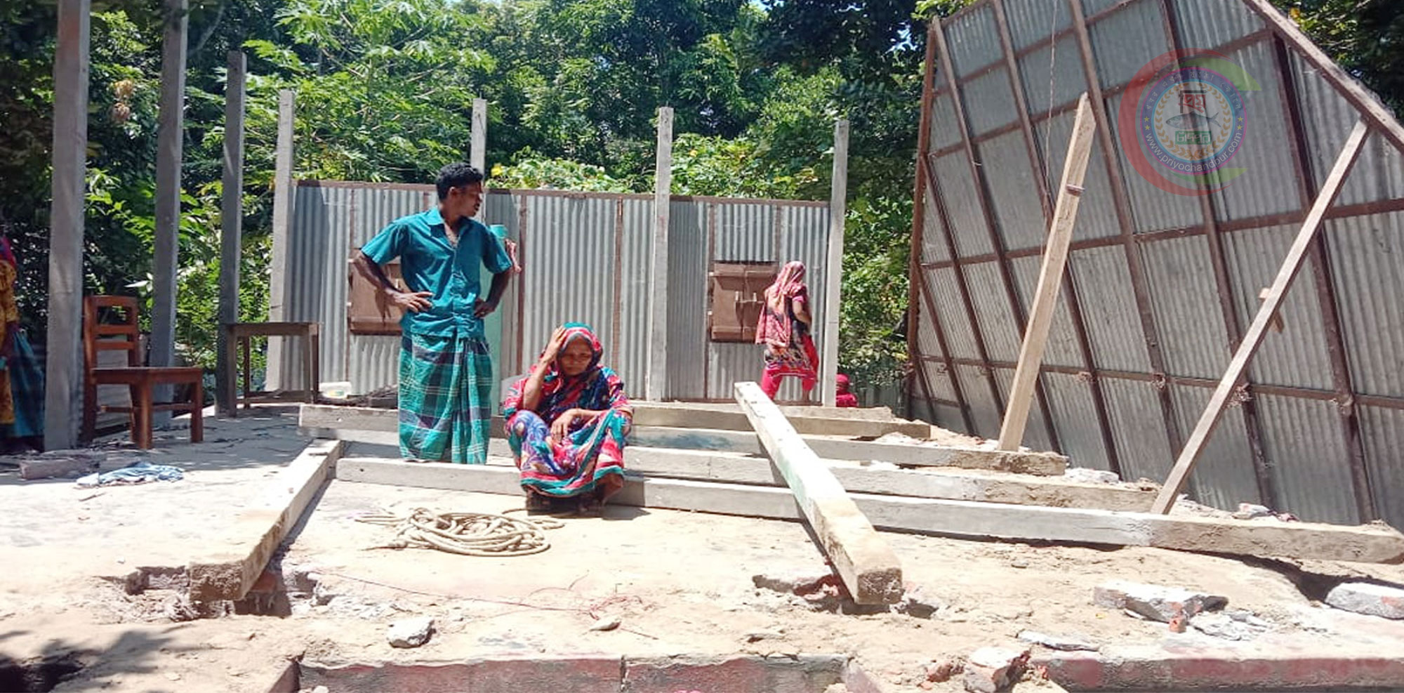 মতলব উত্তরে বৃদ্ধার বসতঘর ভেঙ্গে নিল পুত্রবধু জেসমিন বেগম