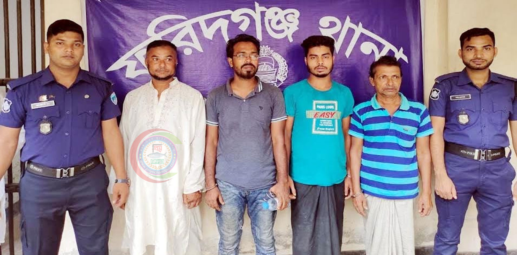 ফরিদগঞ্জে বিভিন্ন মামলার ৫ আসামী আটক