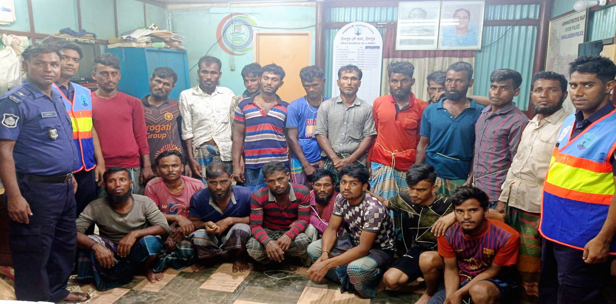চাঁদপুরে ৯৬ লাখ মিটার জালসহ ৫১ জেলে আটক