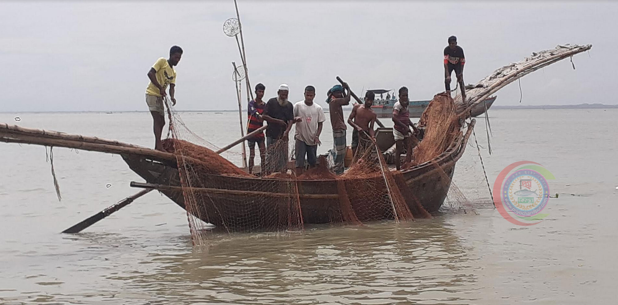 চাঁদপুরে ৬ হাজার ৭শ’ কেজি ইলিশসহ ১১৮৮ জেলে আটক; ৩৯ কোটি ৬ লাখ ৫৫ হাজার মিটার কারেন্ট জাল জব্দ