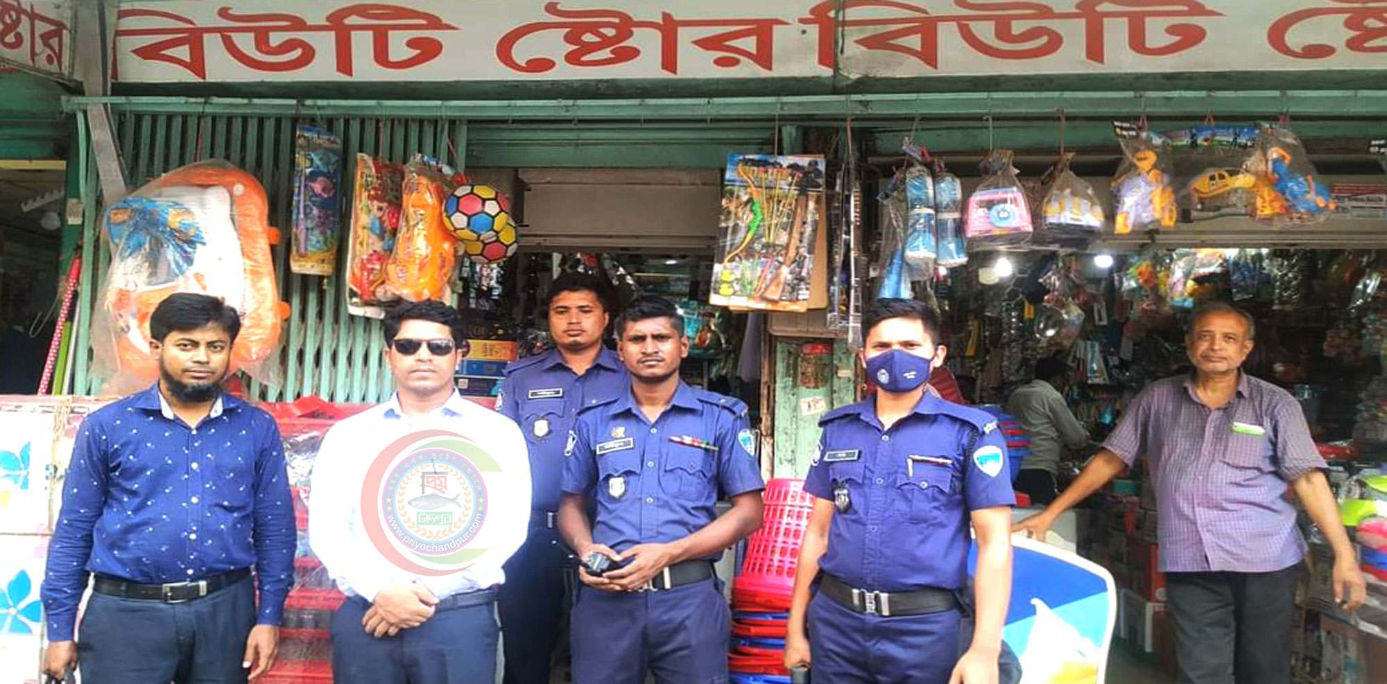 এমআরপি বিহীন পণ্য বিক্রি করায় চাঁদপুর শহরের বিউটি স্টোরকে ২৫ হাজার টাকা জরিমানা