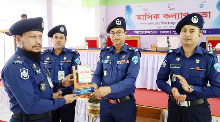 ফরিদগঞ্জের এস আই নুরুল ইসলাম শ্রেষ্ঠ ওয়ারেন্ট তামিলকারী নির্বাচিত
