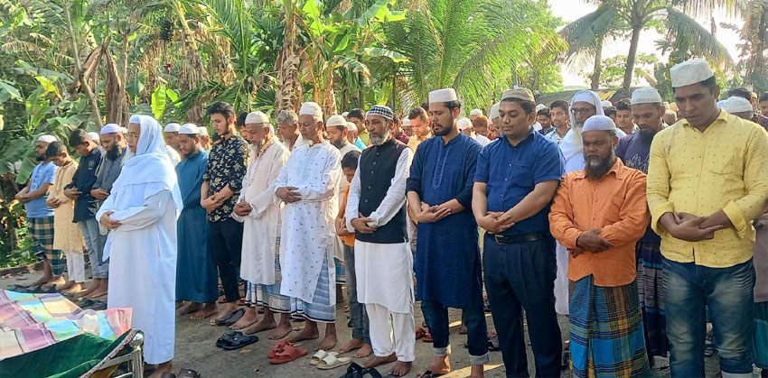 সাংবাদিক মাসুদ হোসেনের মায়ের দাফন সম্পন্ন
