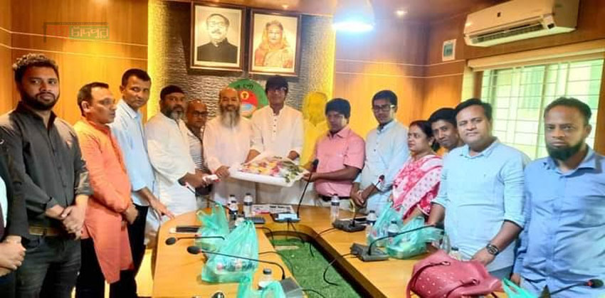 চাঁদপুর পৌর মেয়রের সাথে জেলা সাংবাদিক ক্লাবের মতবিনিময়