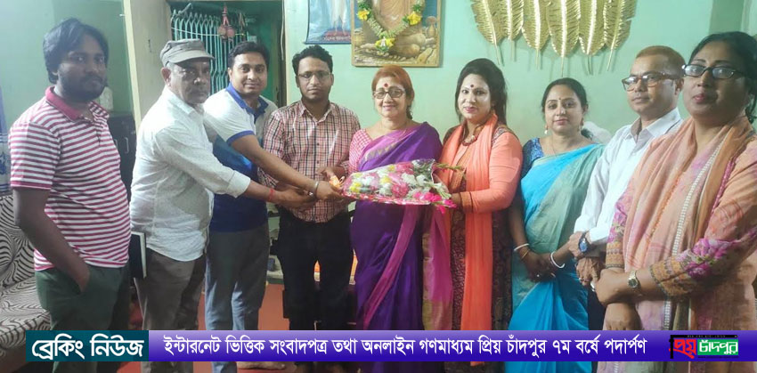নারী দিবসে সংগীতশিল্পী কৃষ্ণা সাহাকে চর্যাপদ একাডেমির সংবর্ধনা