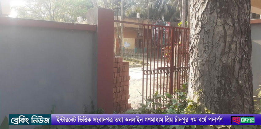 সংবাদ প্রকাশের পর সদর উপজেলা প্রাথমিক শিক্ষা অফিসের পকেট গেইট খোলা হয়েছে