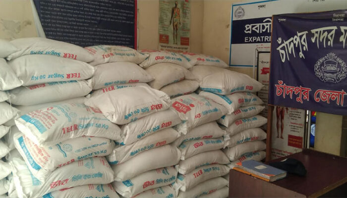 মেঘনায় ট্রলারে ডাকাতি, চিনি-ভোজ্য তেল উদ্ধার