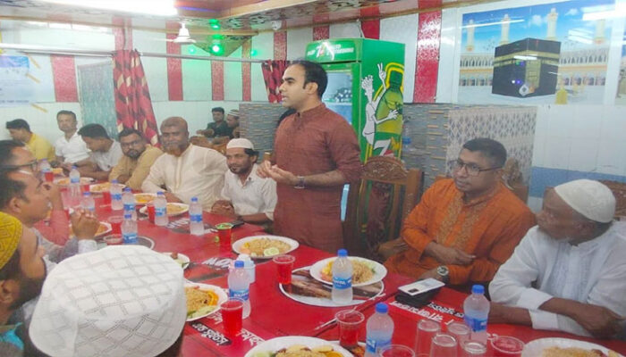 হাজীগঞ্জ প্রেসক্লাব’র উদ্যোগে প্রয়াত সদস্যদের রুহের মাগফিরাত কামনায় দোয়া ও ইফতার