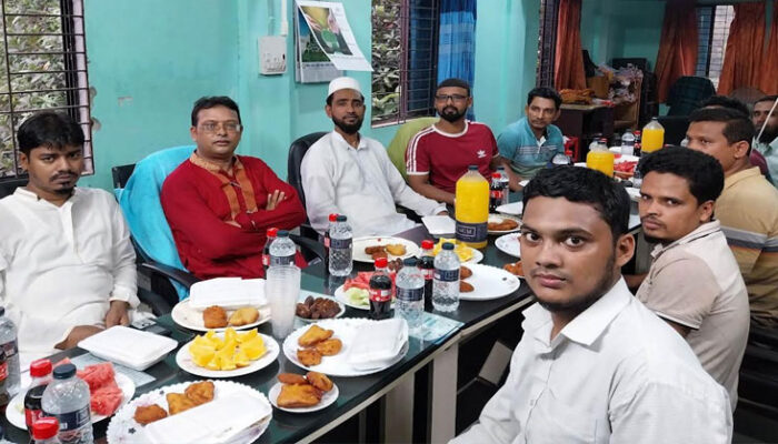 শাহরাস্তিতে শিক্ষিত বেকার সঞ্চয় ও ঋণদান সমবায় সমিতির দোয়া ও ইফতার 