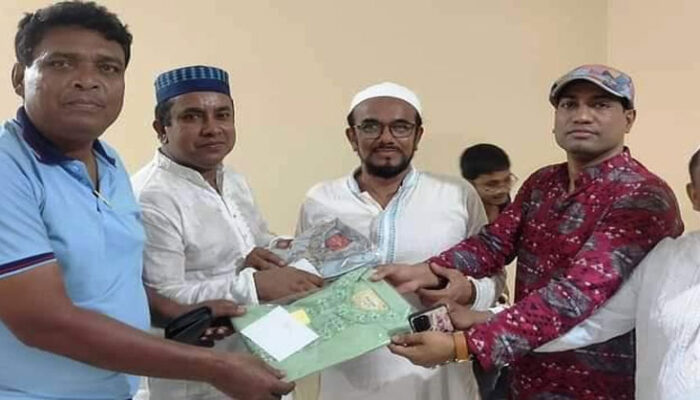 কচুয়া প্রেসক্লাবের ইফতার ও উপহার সামগ্রী বিতরণ