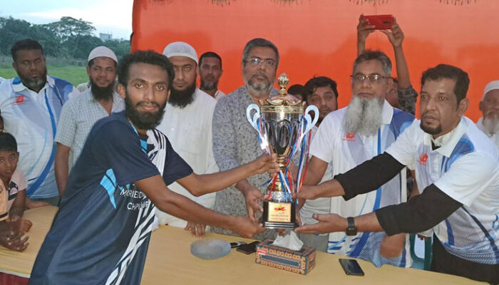 বাবুরহাটে যুব সমাজের উদ্যোগে মাদকবিরোধী ফুটবল প্রীতি ম্যাচ অনুষ্ঠিত