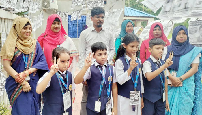 মতলব উত্তরে গোল্ডেন সান স্কুল অ্যান্ড কলেজের ছাত্র সংসদ নির্বাচন