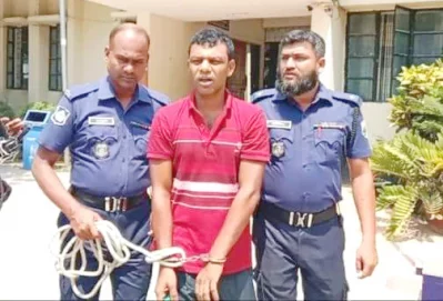 ওসিকে না জানিয়ে অভিযানে গিয়ে গ্রামবাসীর পিটুনির শিকার এসআই