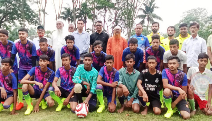 কচুয়ায় বঙ্গবন্ধু ও বঙ্গমাতা জাতীয় গোল্ডকাপ ফুটবল টুর্নামেন্ট উদ্বোধন