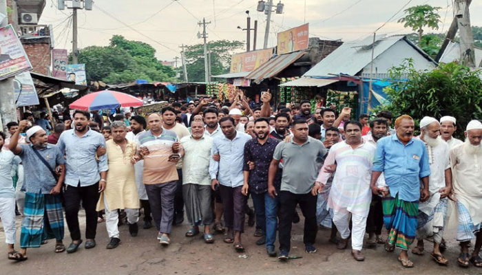 ছেংগারচর পৌরসভা নির্বাচন : আরিফ উল্যাহ সরকারকে নৌকার মনোনয়ন দেওয়ায় আনন্দ মিছিল