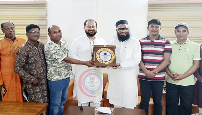 মতলব উত্তর অফিসার্স ক্লাবের পক্ষ থেকে এম. ইসফাক আহসান সিআইপি’কে সংবর্ধনা