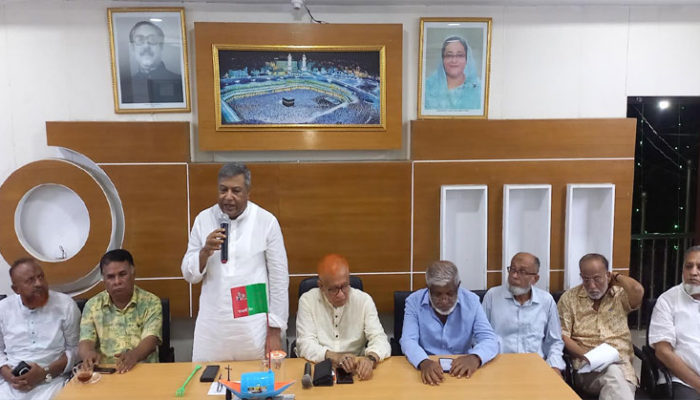 চাঁদপুরে প্রতিষ্ঠাবার্ষিকীর কর্মসূচি সফল করার লক্ষ্যে জেলা আওয়ামীলীগের আলোচনা সভা