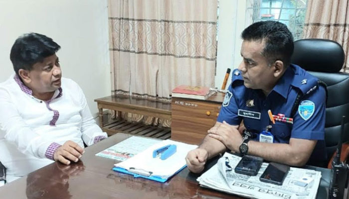 চাঁদপুর মডেল থানার নবাগত ওসি মুহসীন আলমের সাথে সৌজন্য সাক্ষাৎ