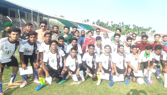 ফুটবলে উপজেলায় চ্যাম্পিয়ন চাঁদপুর সরকারি কলেজ