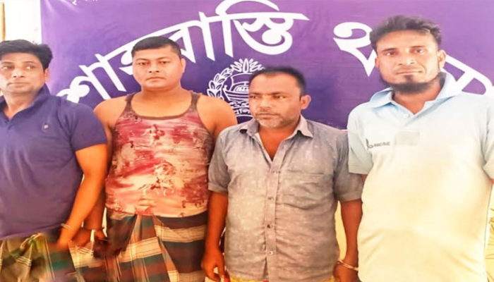 শাহরাস্তিতে ৪ জুয়াড়ি আটক