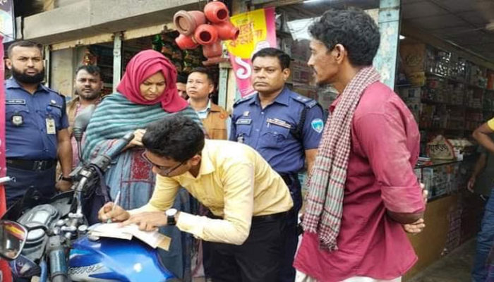 শাহরাস্তিতে প্রশাসনের অভিযানে ১২ হাজার ২ শ’ টাকা অর্থদন্ড