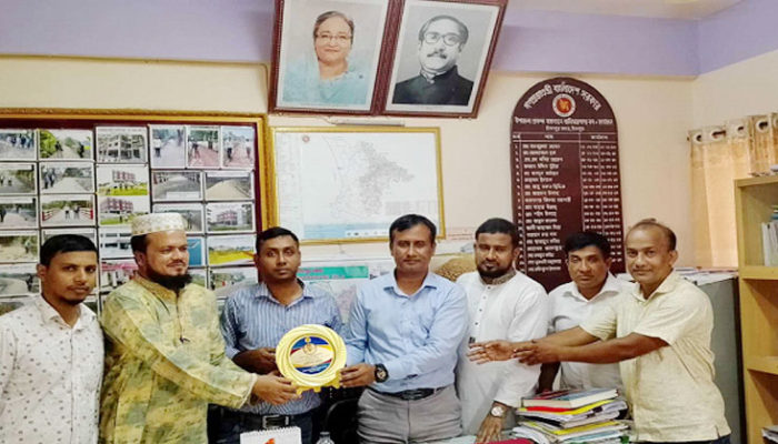 কামরুল ইসলামকে প্রকল্প বাস্তবায়ন অফিসের বিদায় সংবর্ধনা