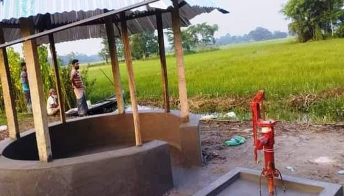 কচুয়ায় কৃষকদের বিশ্রামাগার করে প্রশংসায় ভাসছেন ইউপি চেয়ারম্যান আখতার হোসাইন