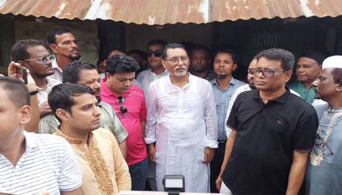 শেখ হাসিনার একজন কর্মী হিসাবে আপনাদের সেবক হয়ে কাজ করতে চাই : গোলাম হোসেন