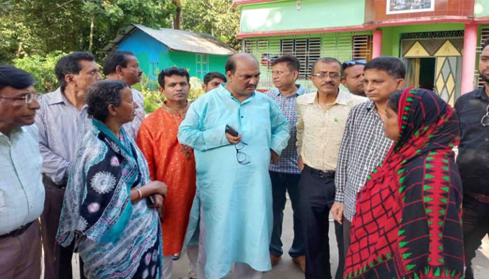 হাজীগঞ্জে জেলা হিন্দু বৌদ্ধ খ্রিস্টান ঐক্য পরিষদ নেতৃবৃন্দের জোড়া খুনের ঘটনাস্থল পরিদর্শন