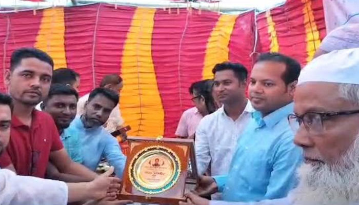 কচুয়া সাব রেজিস্ট্রার বদলীজনিত বিদায় সংবর্ধণা