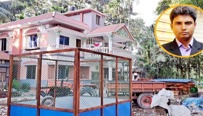 মতলব উত্তরে স্ক্যাভেঞ্জিং প্রকল্পের শেড নির্মাণ করছে স্বাস্থ্য সহকারী শাহজালাল!