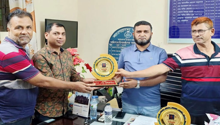 মতলব উত্তরে ওয়াজেদ আলী ও মো.এয়াকুব এর বদলিজনিত বিদায় সংবর্ধনা