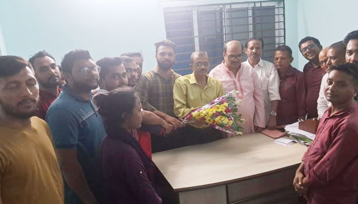 চাঁদপুর জেলা যুব ঐক্য পরিষদের আহ্বায়ক অমরেশ দত্ত, সচিব পার্থ গোপাল