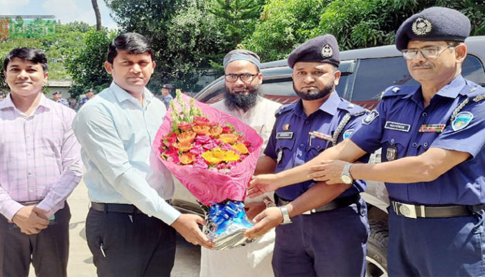 পুলিশ ও জনতা একসাথে আইনশৃংখলা রক্ষা করবে : চাঁদপুর জেলা প্রশাসক