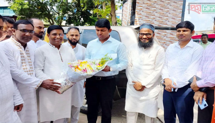 পৌরসভার নাগরিক সেবার মান অনেক উন্নতি হয়েছে : জেলা প্রশাসক কামরুল হাসান