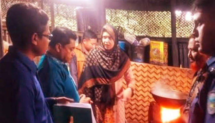 শাহরাস্তিতে বেকারি ও খাবার হোটেলকে ৩৫ হাজার টাকা অর্থদন্ড