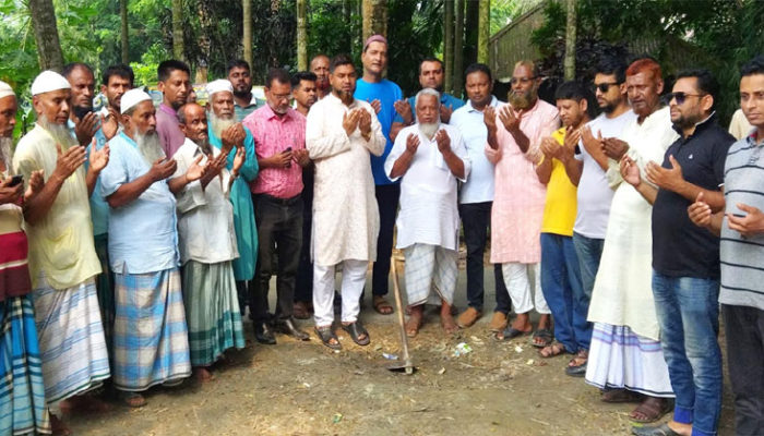 এক কোটি ৫ লাখ টাকা ব্যায়ে রামপুরে কাঁচা রাস্তা পাকাকরণ নির্মাণ কাজের উদ্বোধন