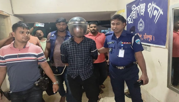 হাজীগঞ্জে গলা কেটে স্বামী হত্যা, স্ত্রীর সেই পরকীয়া প্রেমিক যশোর থেকে গ্রেফতার