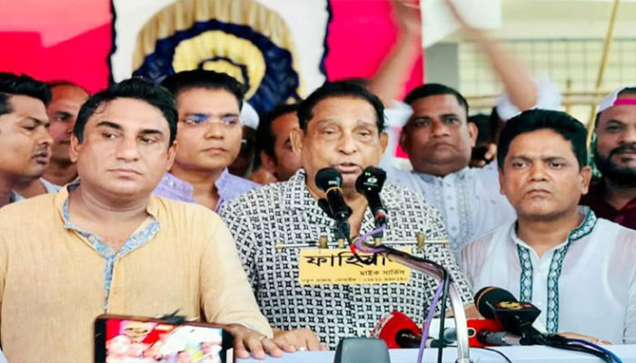 গরীব ও অসহায় মানুষের পাশে থাকাই হলো আওয়ামী লীগের রাজনীতি : মায়া
