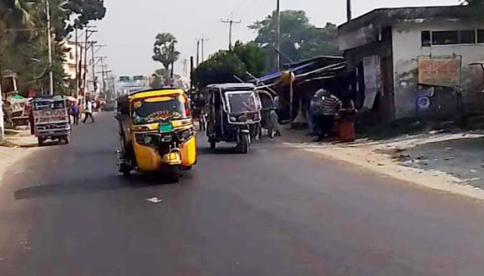 হরতালে নাজেহাল চাঁদপুরের সাধারণ মানুষ, টান রুজিতে