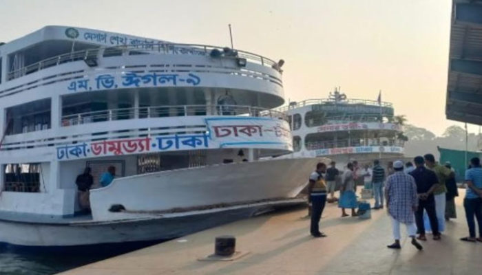 হরতালের প্রভাবে চাঁদপুর থেকে নির্ধারিত সময়ে ছাড়ছে না ঢাকামুখী লঞ্চ, আটক-১৩
